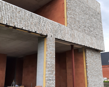 Dierenartspraktijk met appartement - Stekene